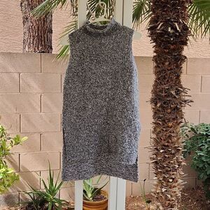 Mossimo women's XS gray sleeveless rolled neck tunic sweater